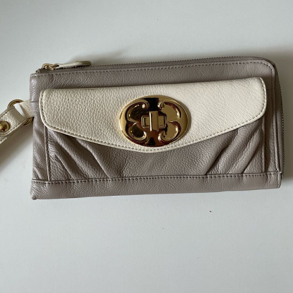 Leather Wristlet Wallet EUC